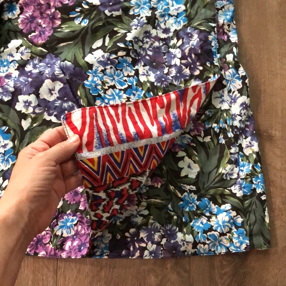 ZAND AMSTERDAM - REVERSIBLE MultiColored Patterned Wrap Skirt w/Detachable Bag - Picture 8 of 15